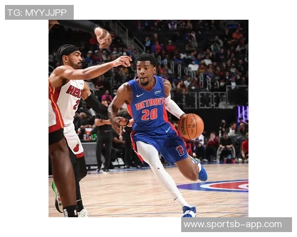 拼尽全力的杰明展现实力末节关键三分助球队逆转胜利